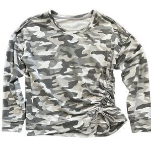 🔵 3/ $15 - NY & Co. Soho Gray Camouflage Pullover Size Small